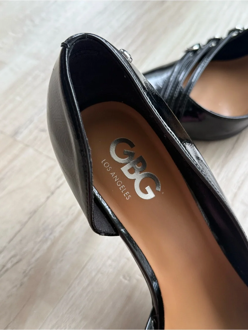 GBG Los Angeles sleek pointed